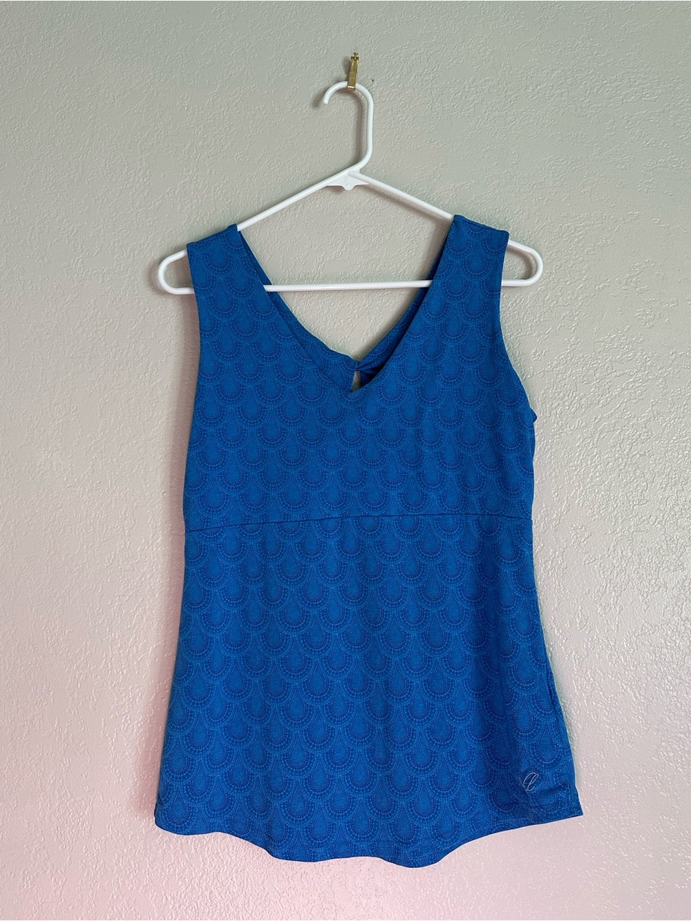 Kuhl Blue Patterned V-Neck Twist Back Tank Top